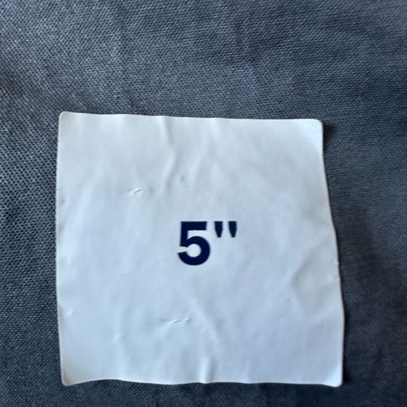 Women’s Old Navy Size 14 Mid Rise Gray 5” Shorts - Picture 3 of 7